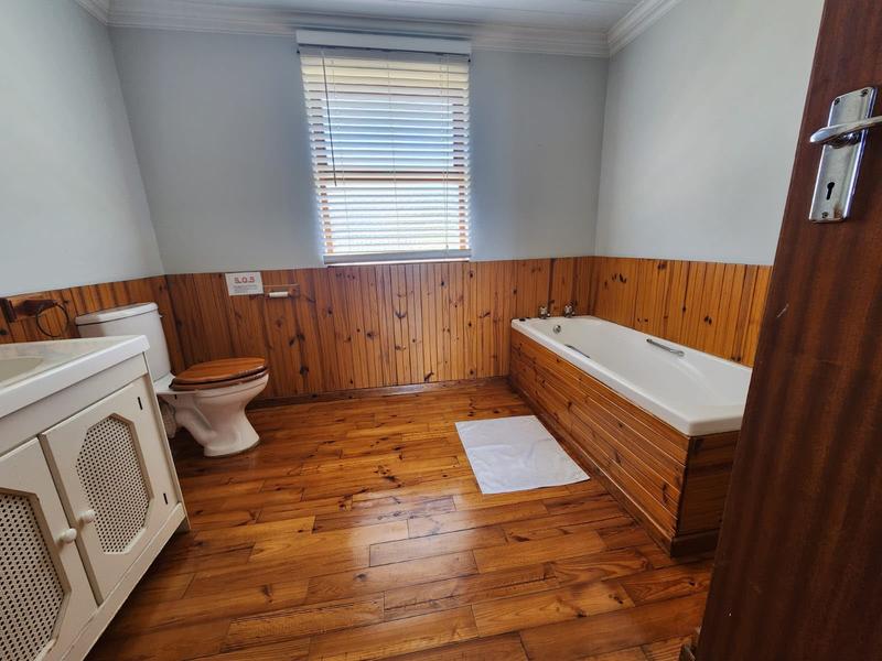 6 Bedroom Property for Sale in Reebok Western Cape